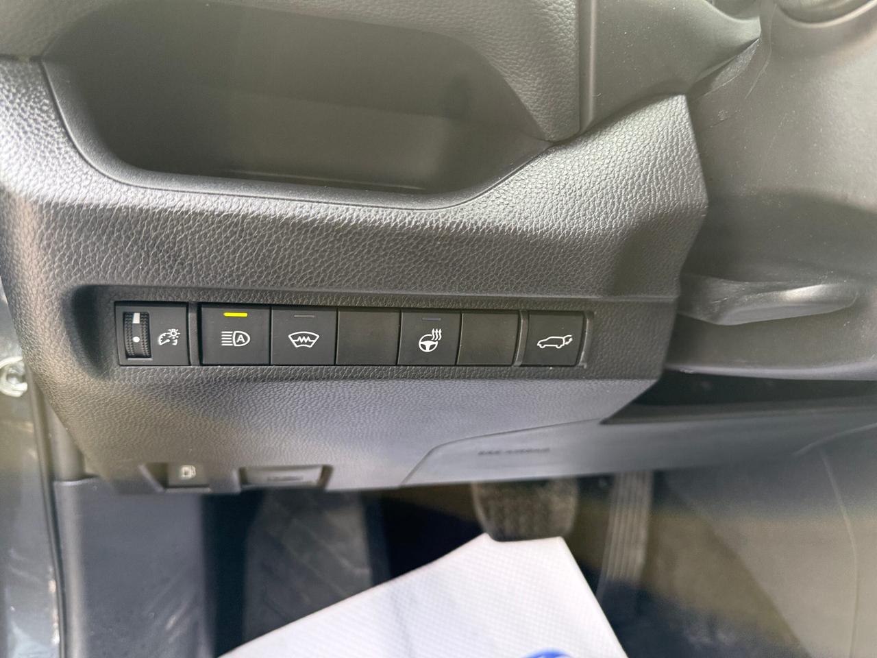 2024 Toyota RAV4 Hybrid XLE AWD PREMIUM, LEATHER, SUNROOF Photo