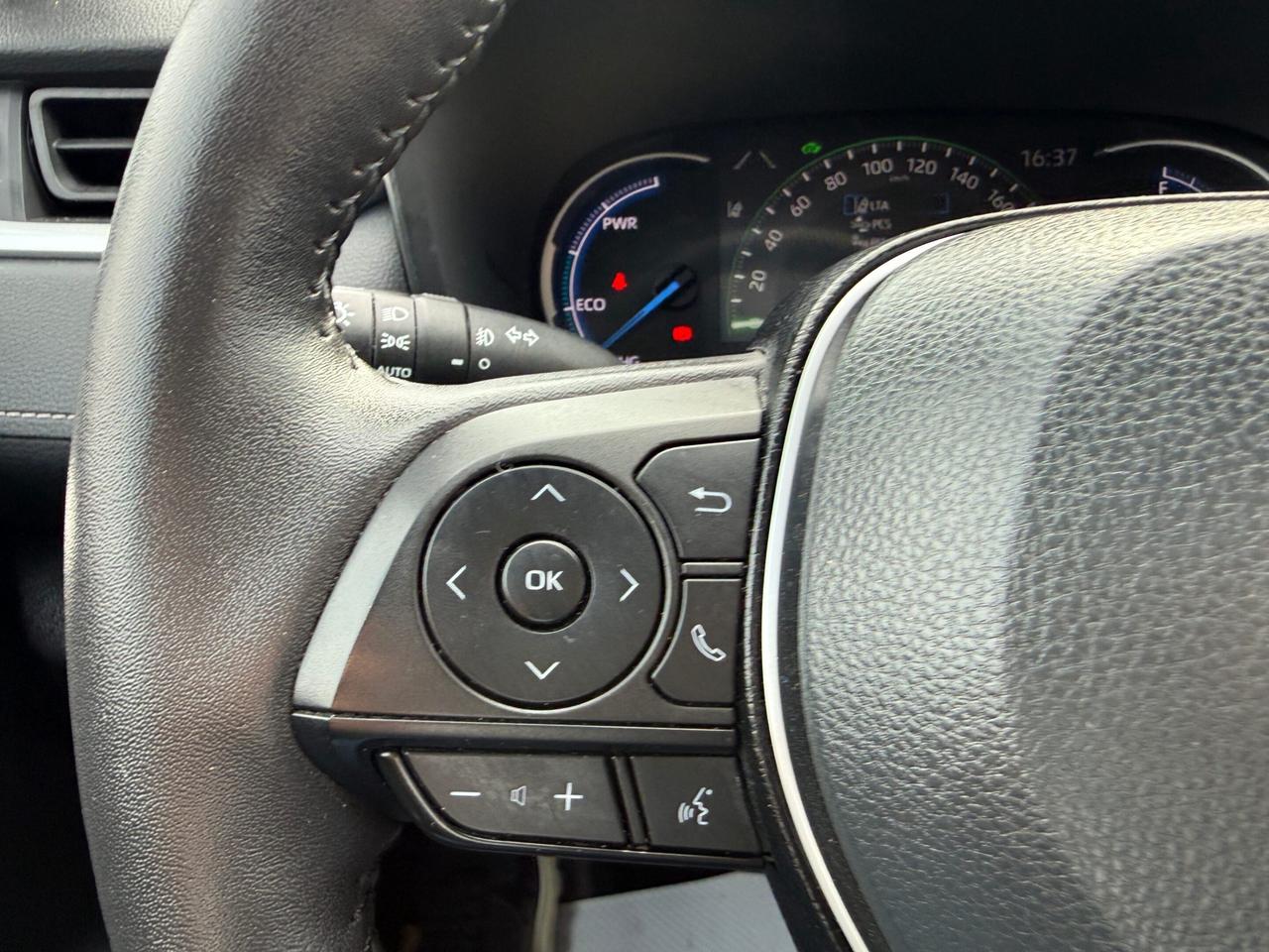 2024 Toyota RAV4 Hybrid XLE AWD PREMIUM, LEATHER, SUNROOF Photo