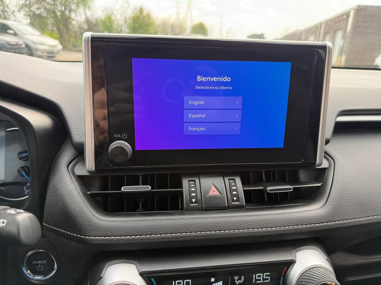 2024 Toyota RAV4 Hybrid XLE AWD PREMIUM, LEATHER, SUNROOF Photo