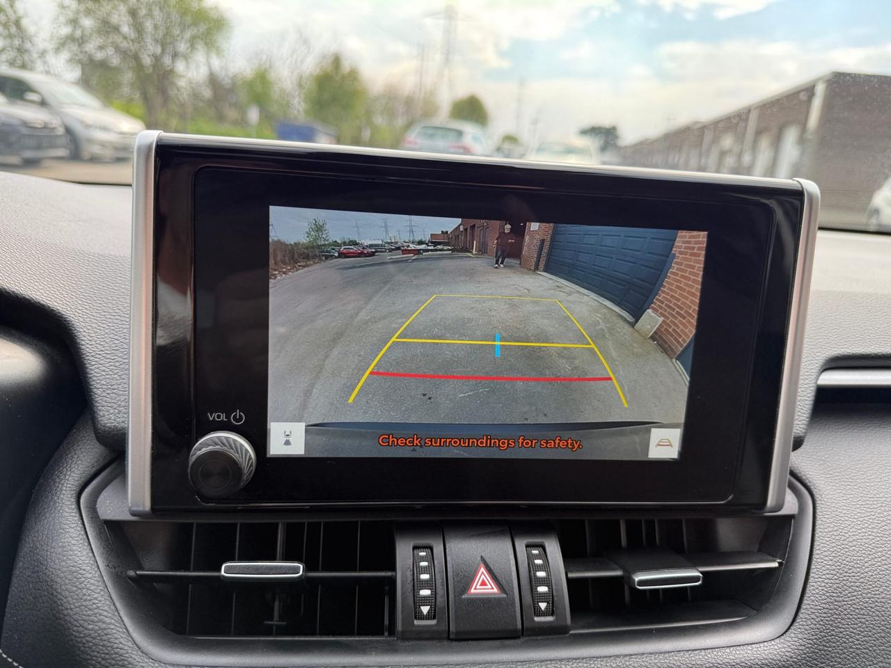 2024 Toyota RAV4 Hybrid XLE AWD PREMIUM, LEATHER, SUNROOF Photo