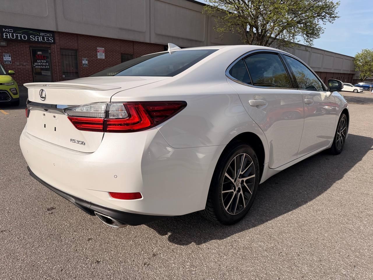 2017 Lexus ES 4dr Sdn, ES 350 , SUNROOF, NAVIGATION Photo