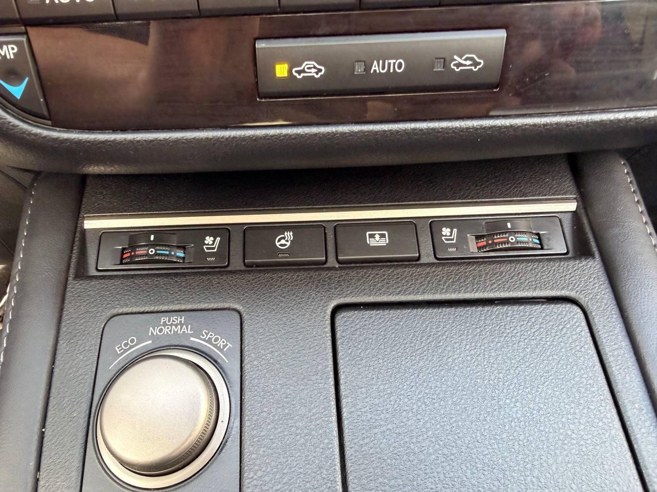2017 Lexus ES 4dr Sdn, ES 350 , SUNROOF, NAVIGATION Photo