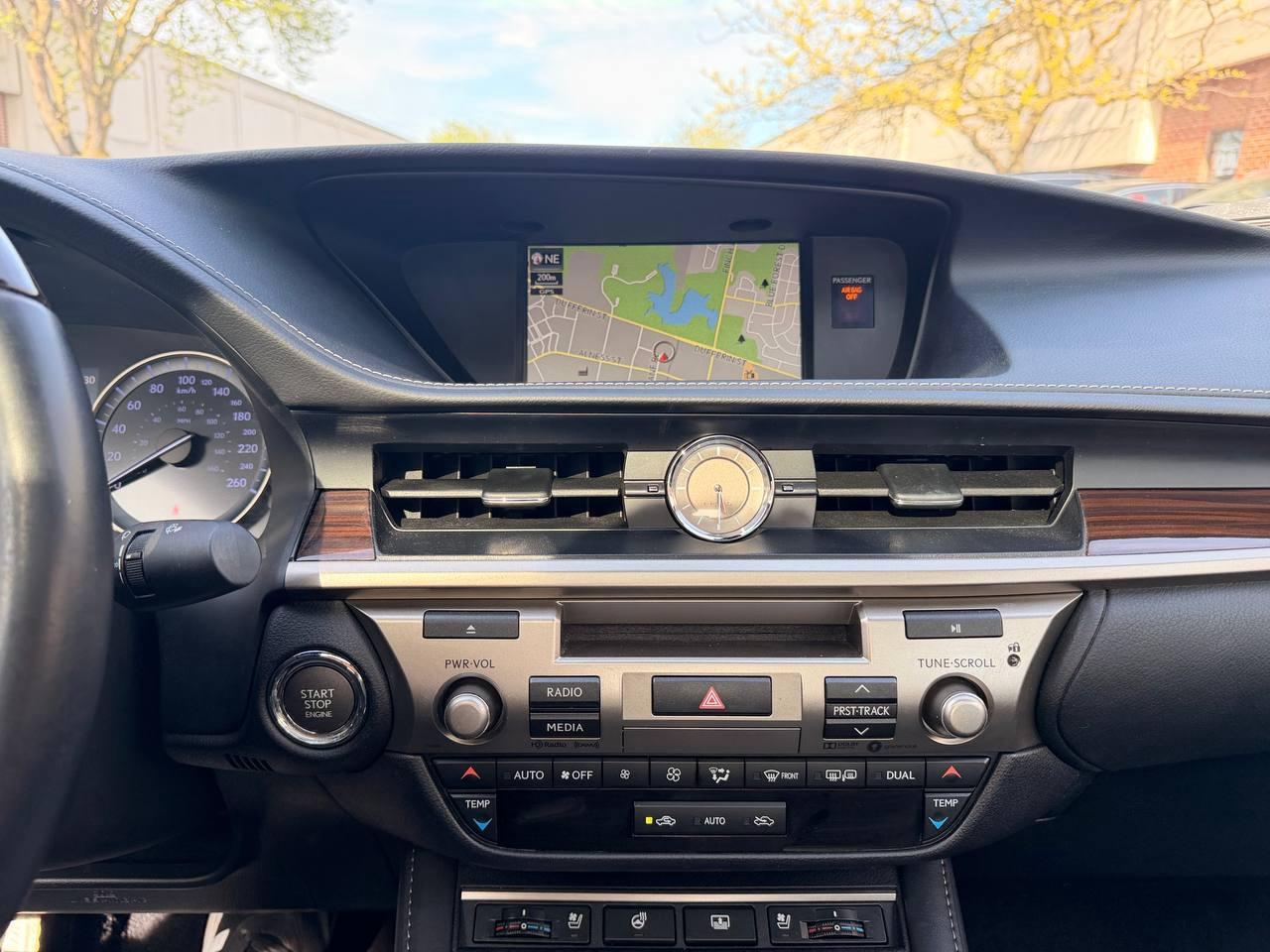 2017 Lexus ES 4dr Sdn, ES 350 , SUNROOF, NAVIGATION Photo
