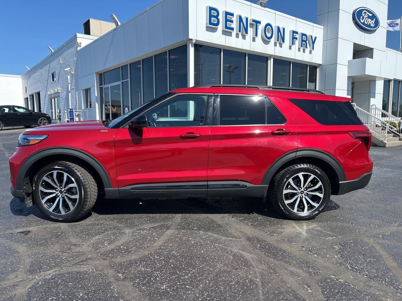 2022 Ford Explorer ST LINE 4WD 2.3L ADAPTIVE CRUISE PANEL ROOF 7 PASS Photo