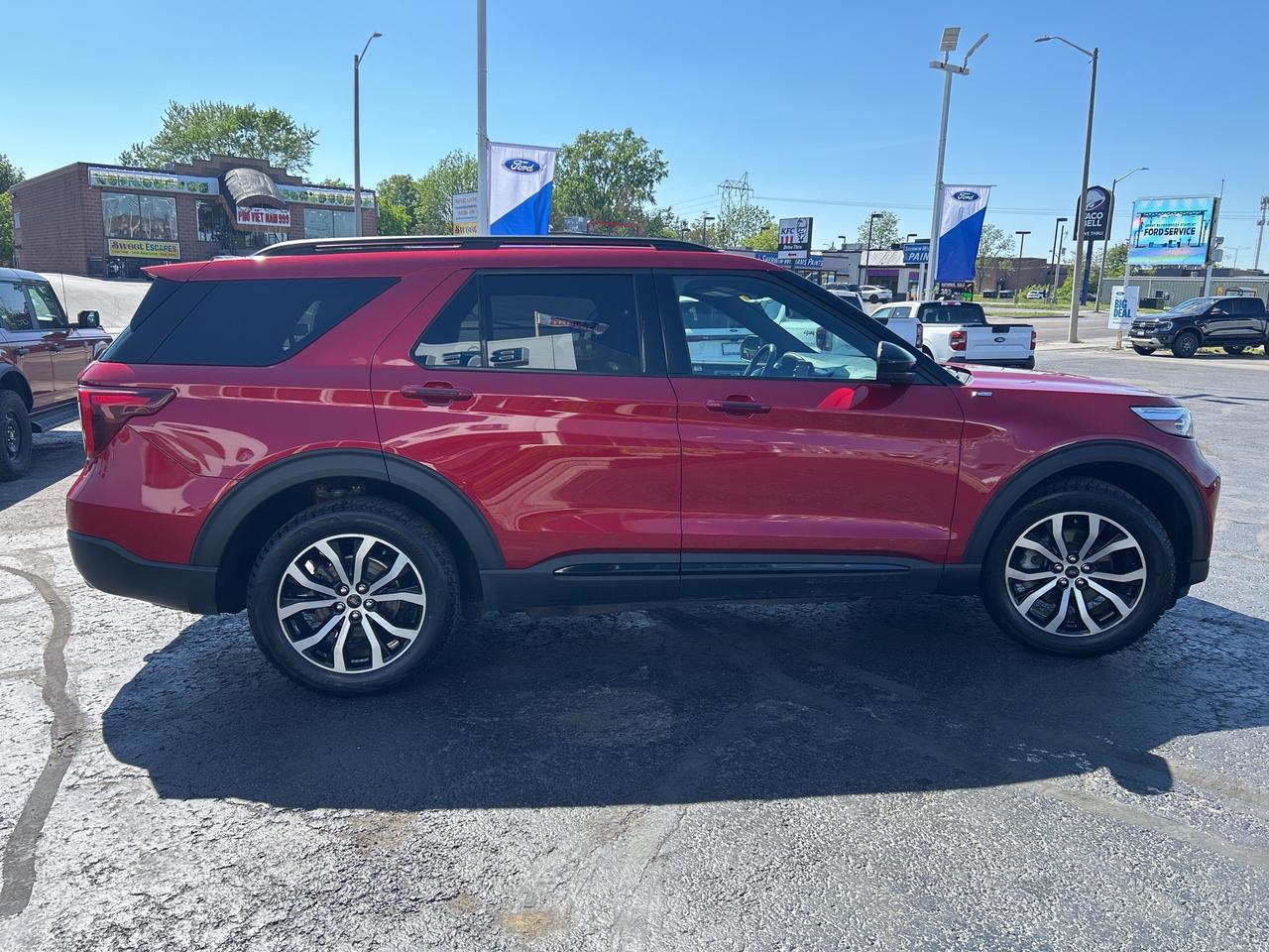 2022 Ford Explorer ST LINE 4WD 2.3L ADAPTIVE CRUISE PANEL ROOF 7 PASS Photo
