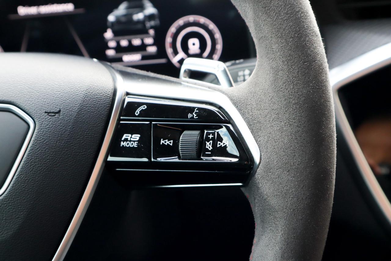 2021 Audi RS 6 Avant  Photo