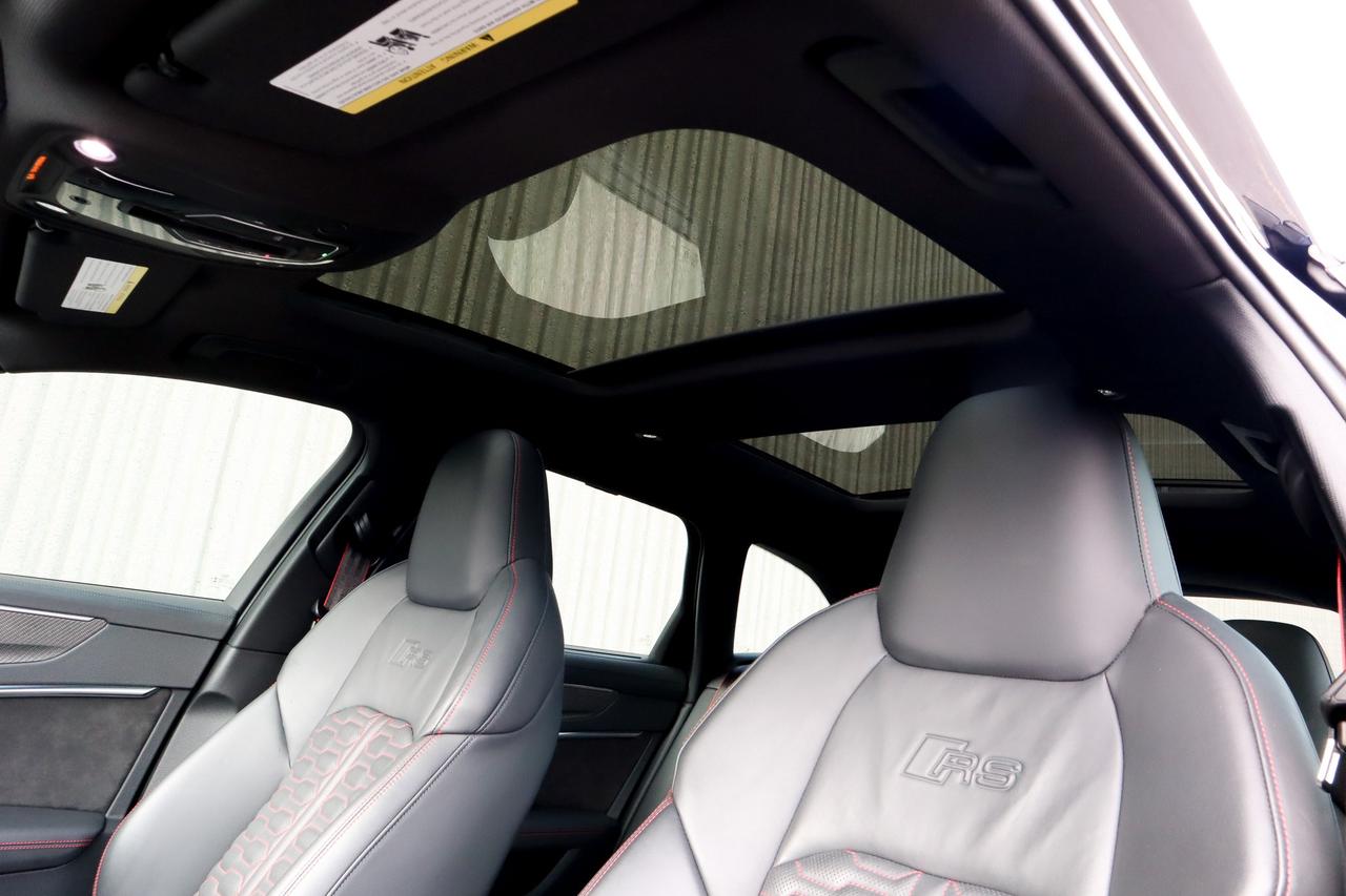 2021 Audi RS 6 Avant  Photo