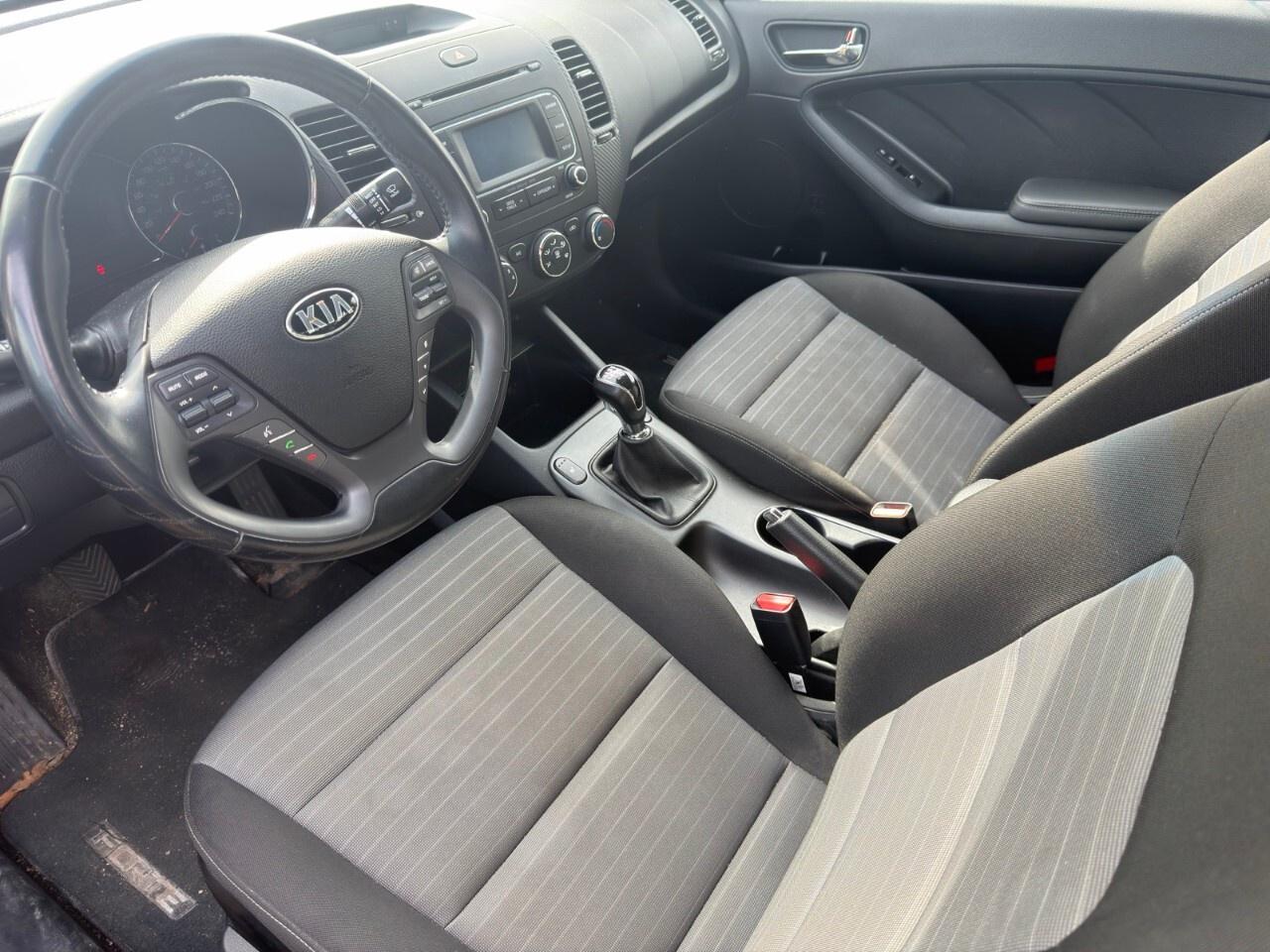 2015 Kia Forte 4dr Sdn Auto EX Photo3