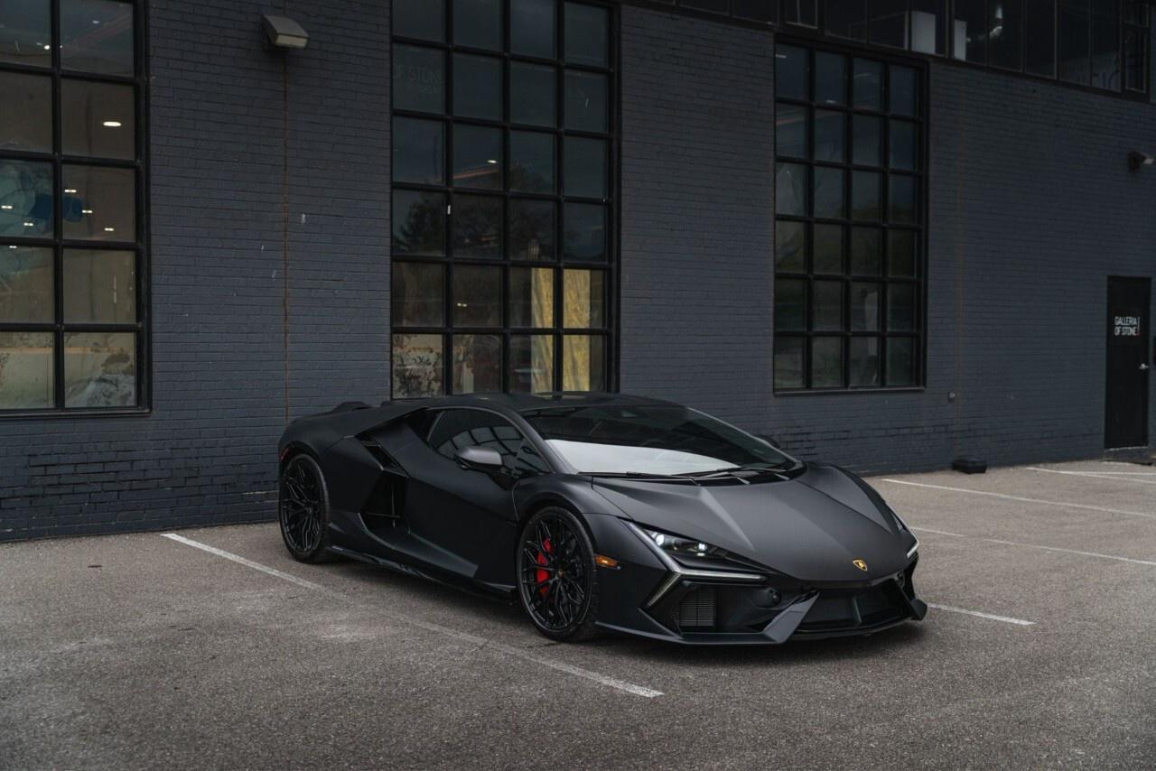 2024 Lamborghini Revuelto Coupe Photo