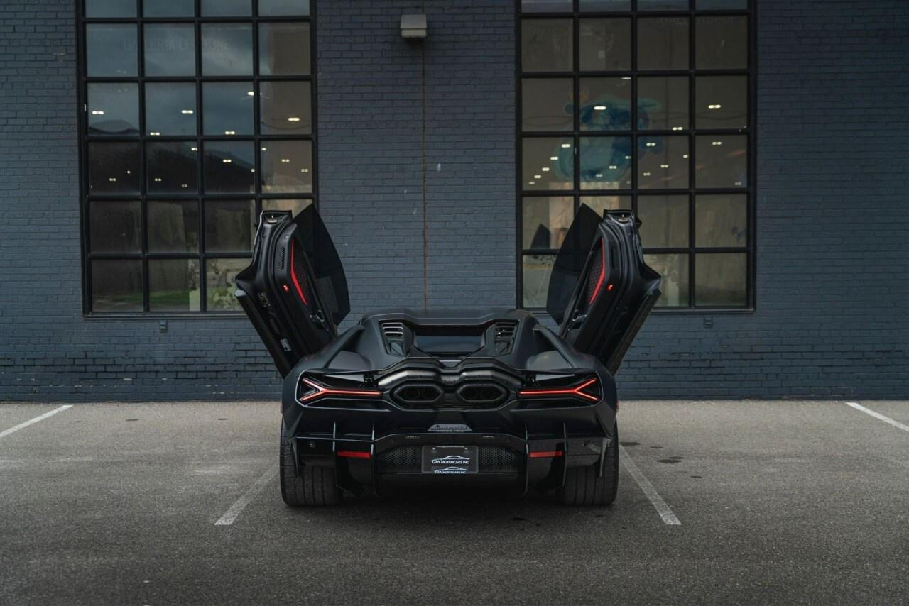 2024 Lamborghini Revuelto Coupe Photo