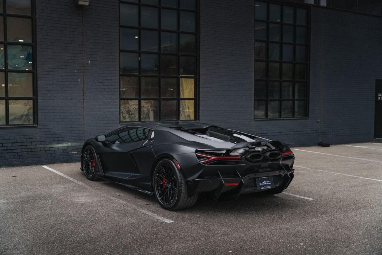 2024 Lamborghini Revuelto Coupe Photo