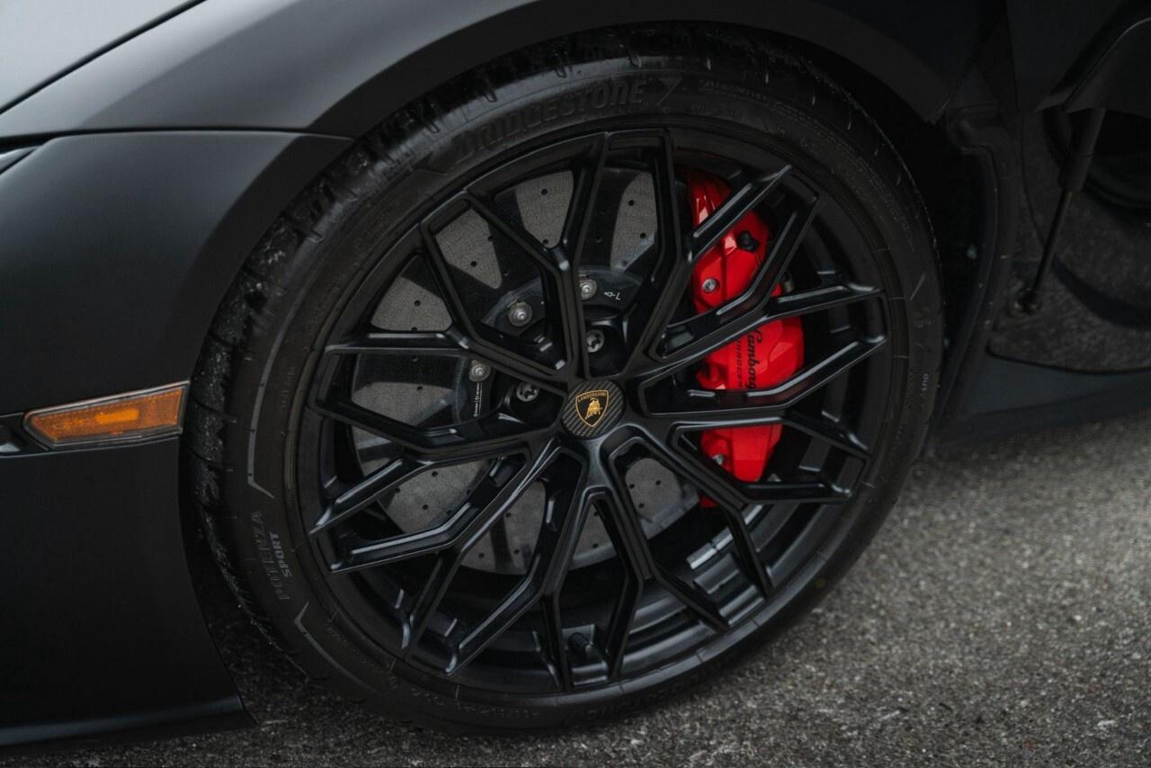 2024 Lamborghini Revuelto Coupe Photo