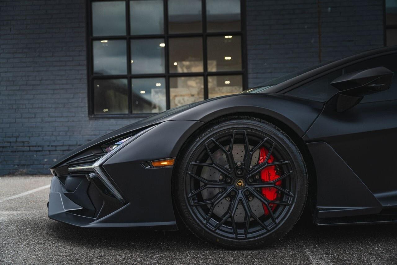 2024 Lamborghini Revuelto Coupe Photo