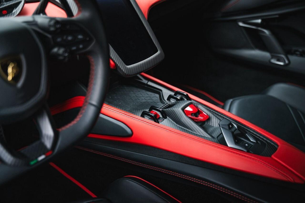 2024 Lamborghini Revuelto Coupe Photo