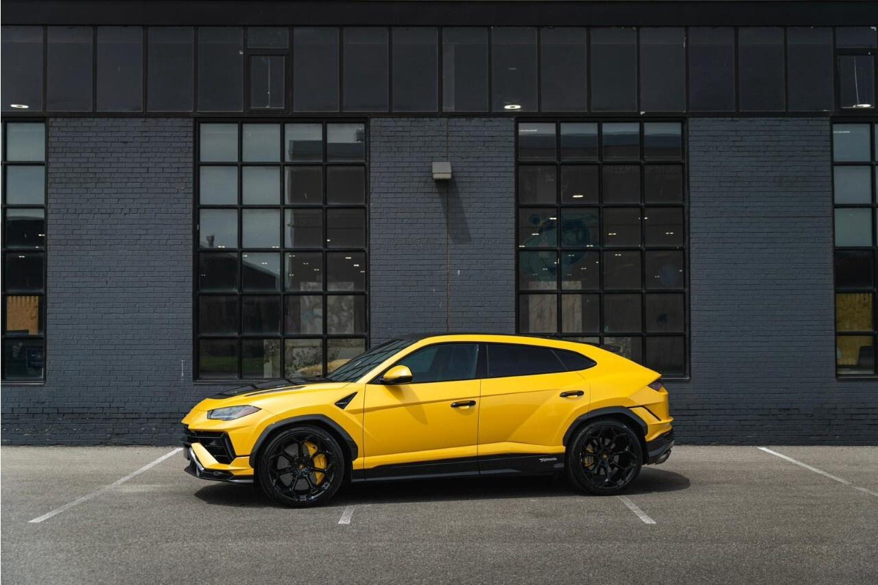2024 Lamborghini Urus Performante AWD Photo