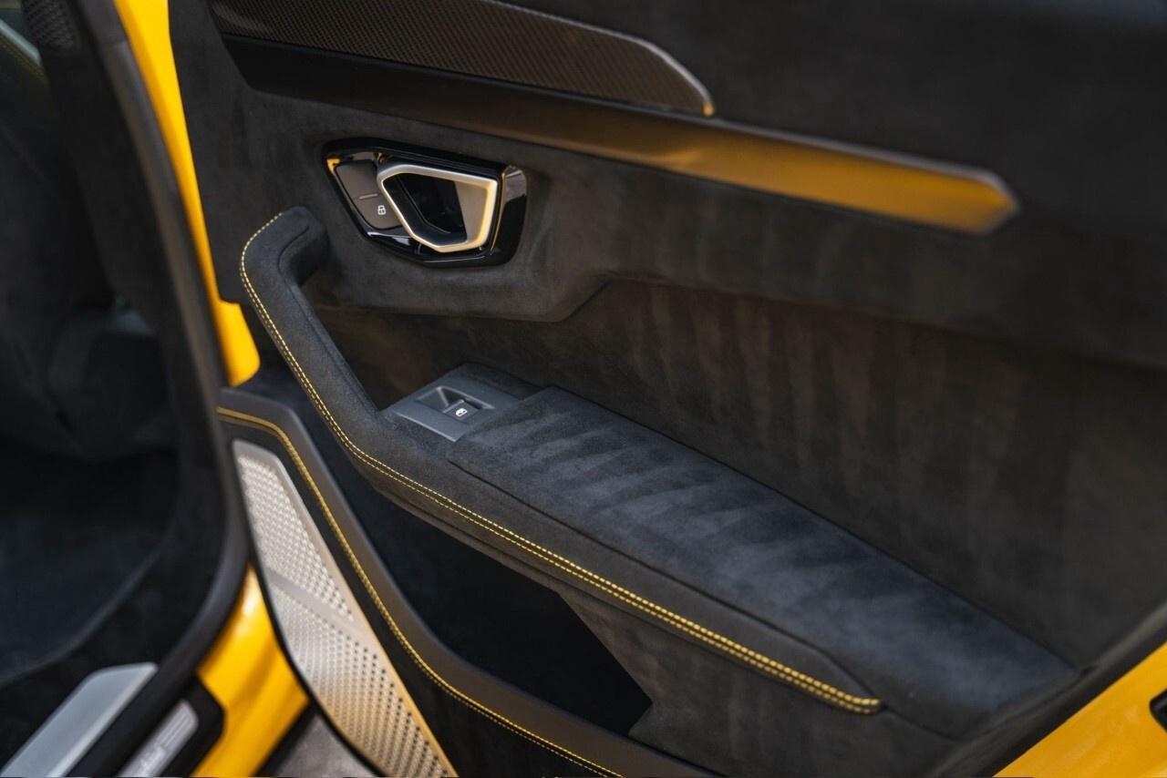 2024 Lamborghini Urus Performante AWD Photo
