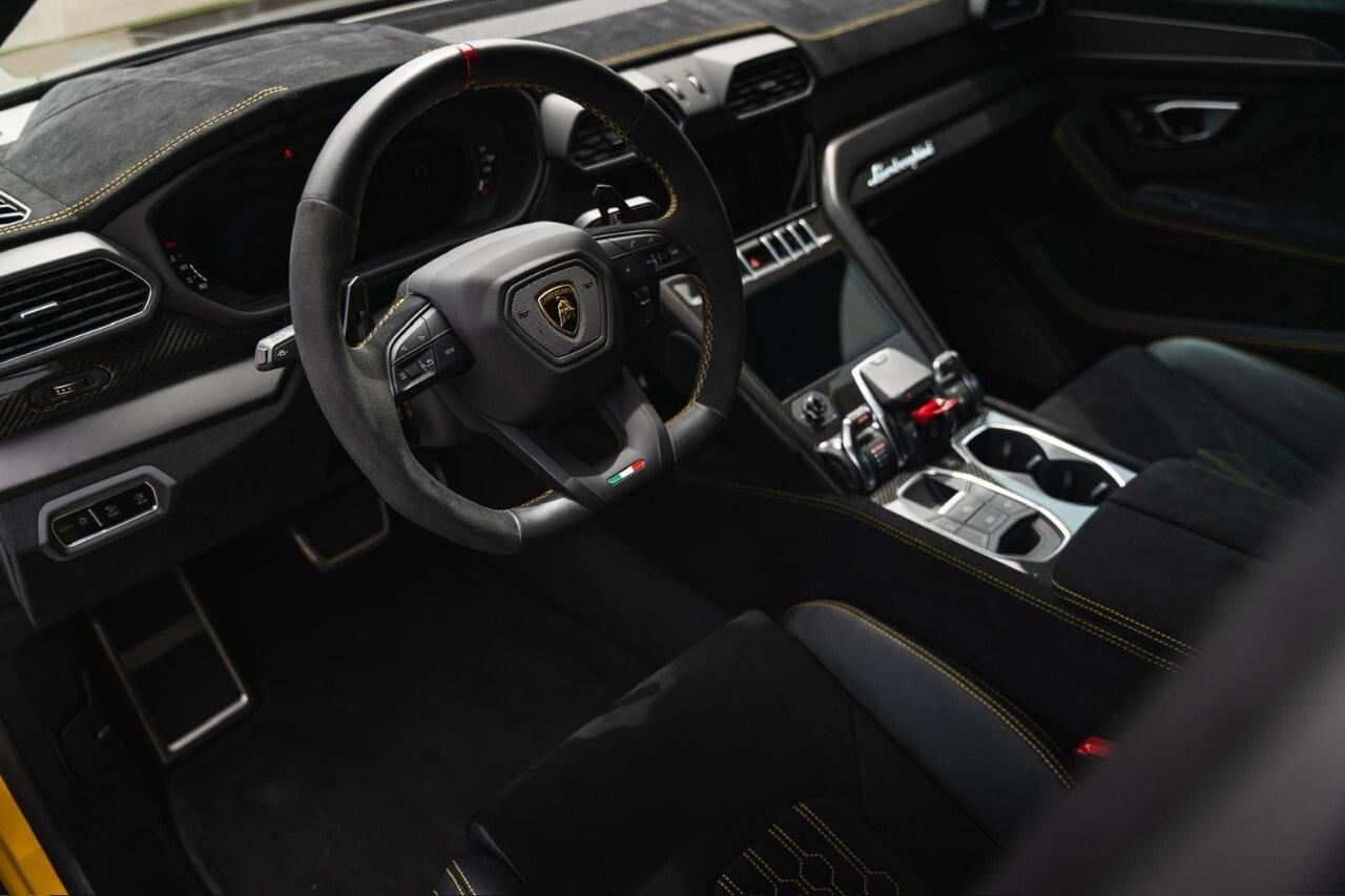 2024 Lamborghini Urus Performante AWD Photo