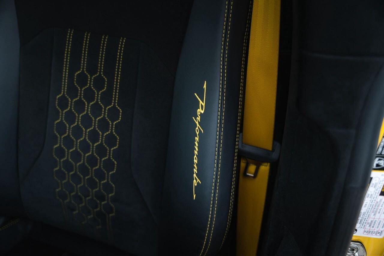 2024 Lamborghini Urus Performante AWD Photo