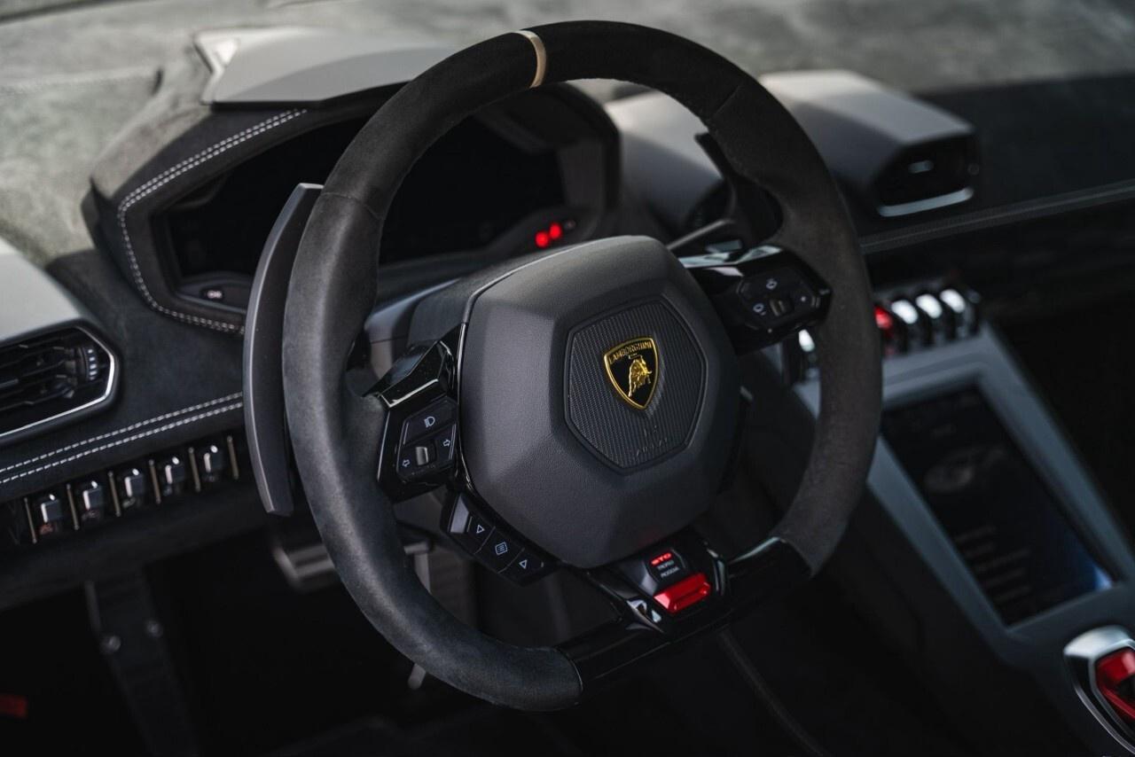 2023 Lamborghini Huracan STO Coupe Photo