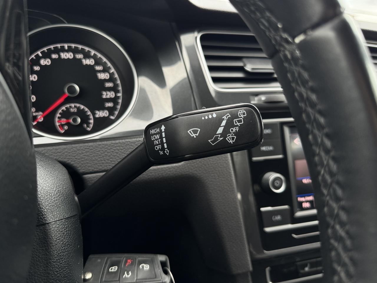 2019 Volkswagen Golf Comfortline 5-door Manual Photo