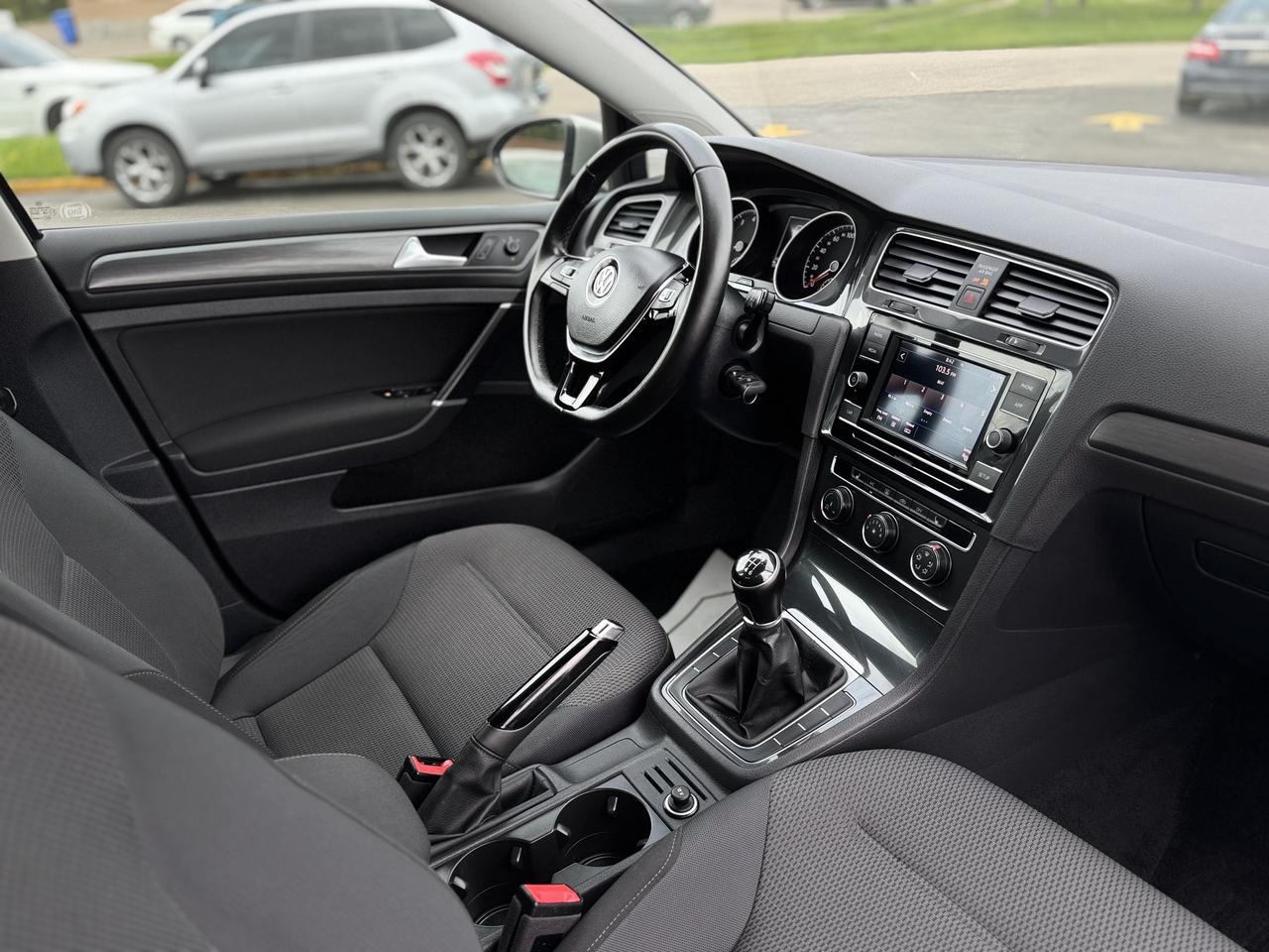2019 Volkswagen Golf Comfortline 5-door Manual Photo