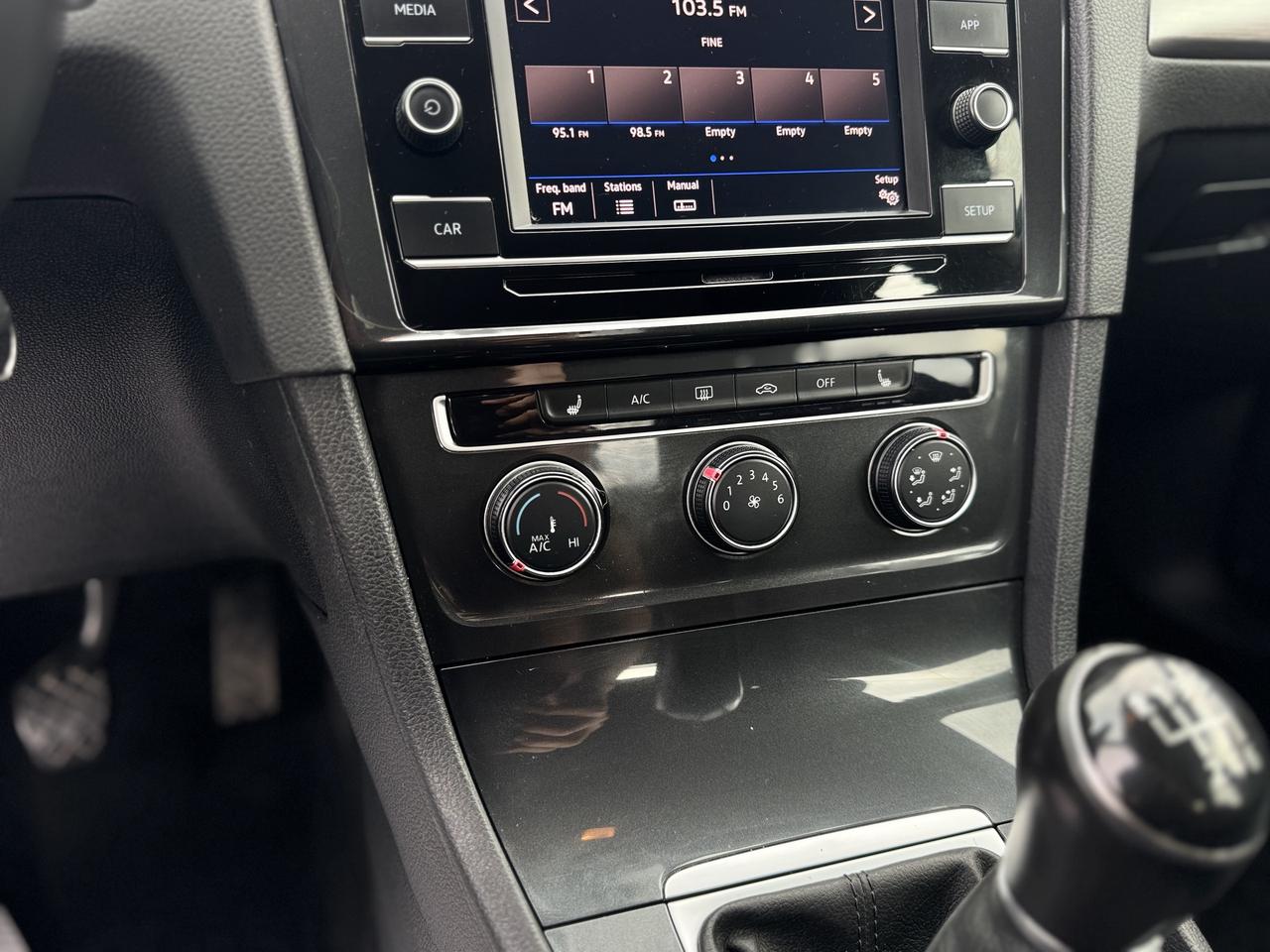 2019 Volkswagen Golf Comfortline 5-door Manual Photo