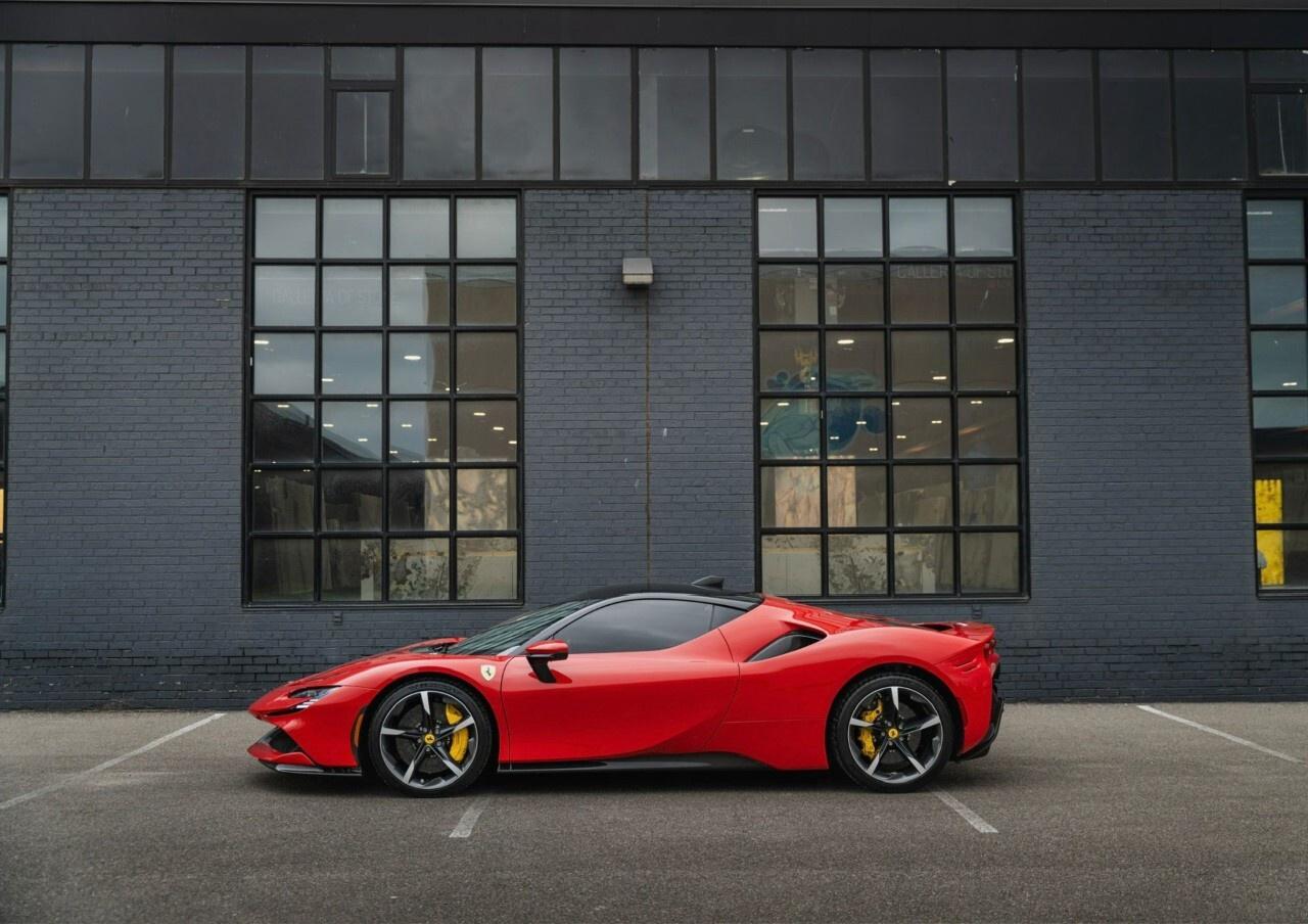 2023 Ferrari SF90 Stradale Coupe Photo2