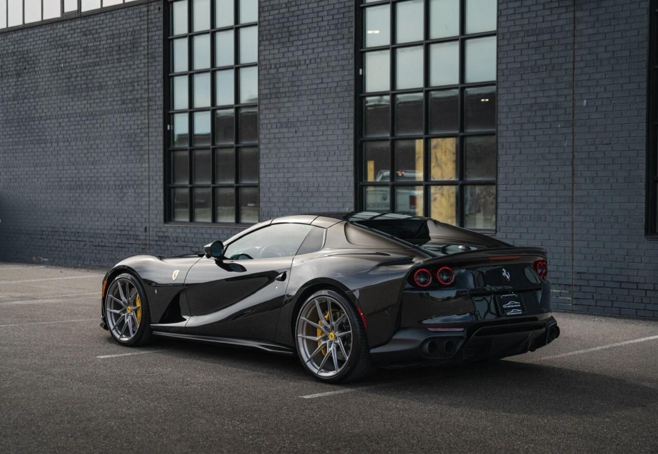 2021 Ferrari 812 GTS Convertible Photo3