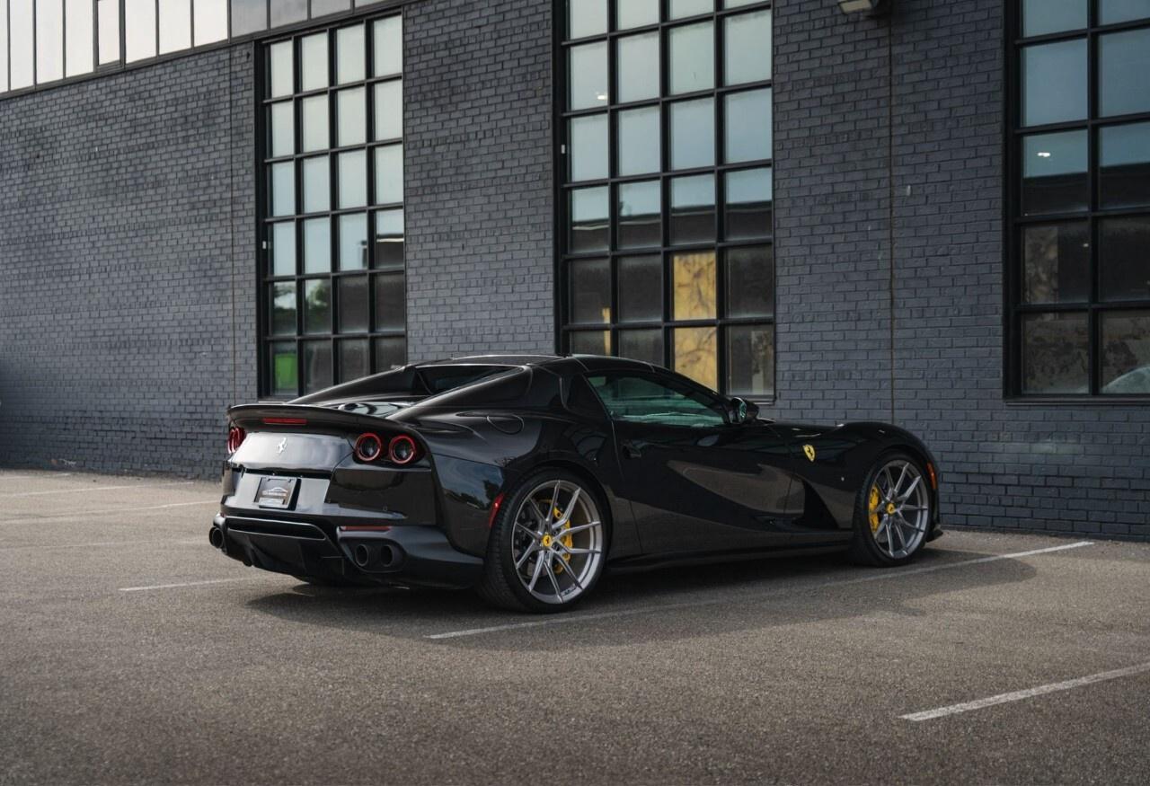 2021 Ferrari 812 GTS Convertible Photo