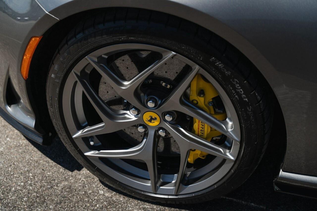 2019 Ferrari 812 Superfast Coupe Photo