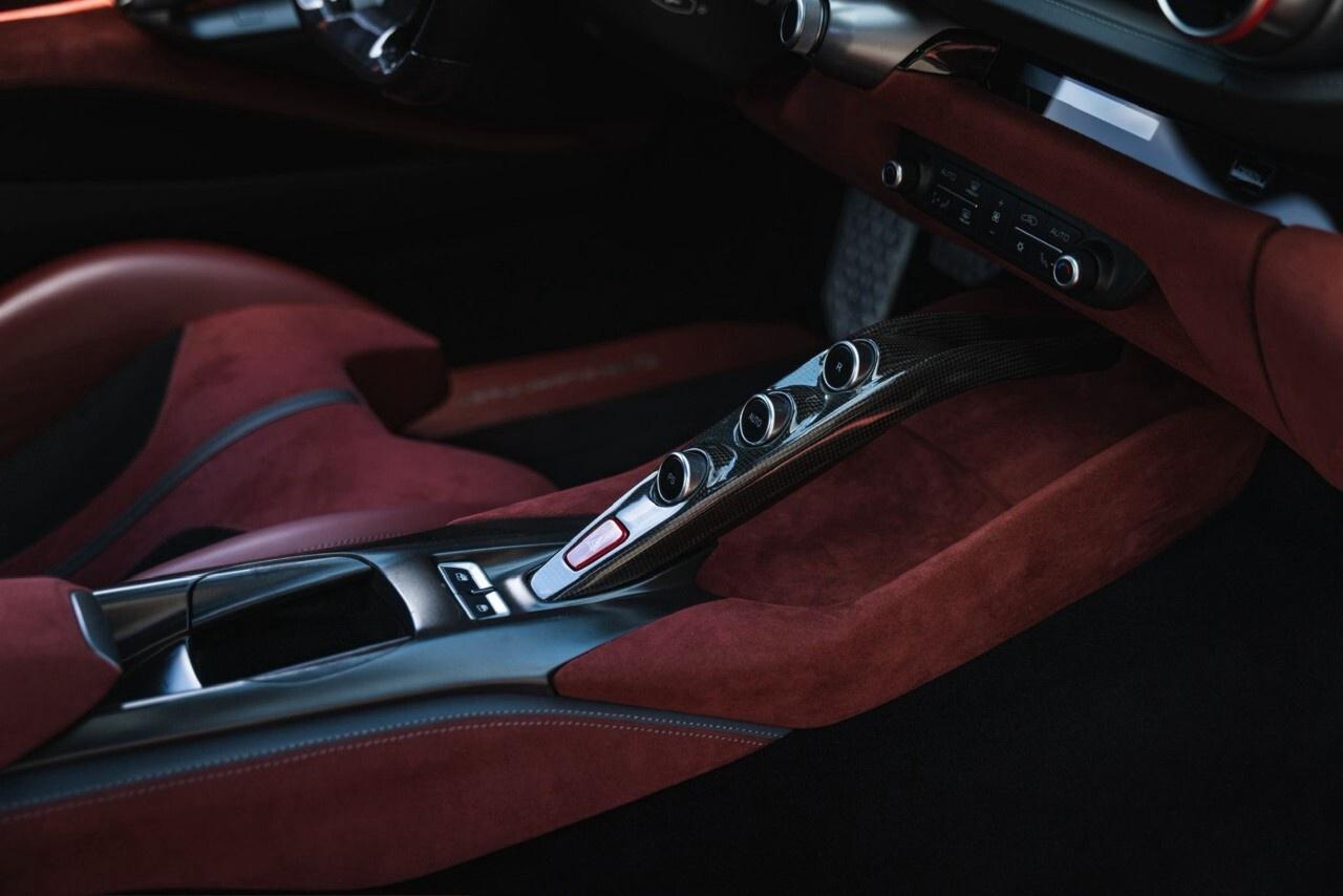 2019 Ferrari 812 Superfast Coupe Photo