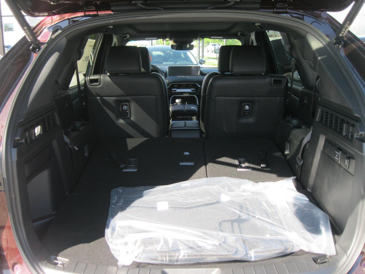 2026 Mazda CX-90 MHEV Signature 4dr i-ACTIV All-Wheel Drive Sport Utility Photo