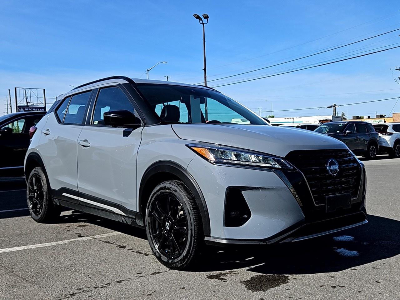 2023 Nissan Kicks SR FWD Photo