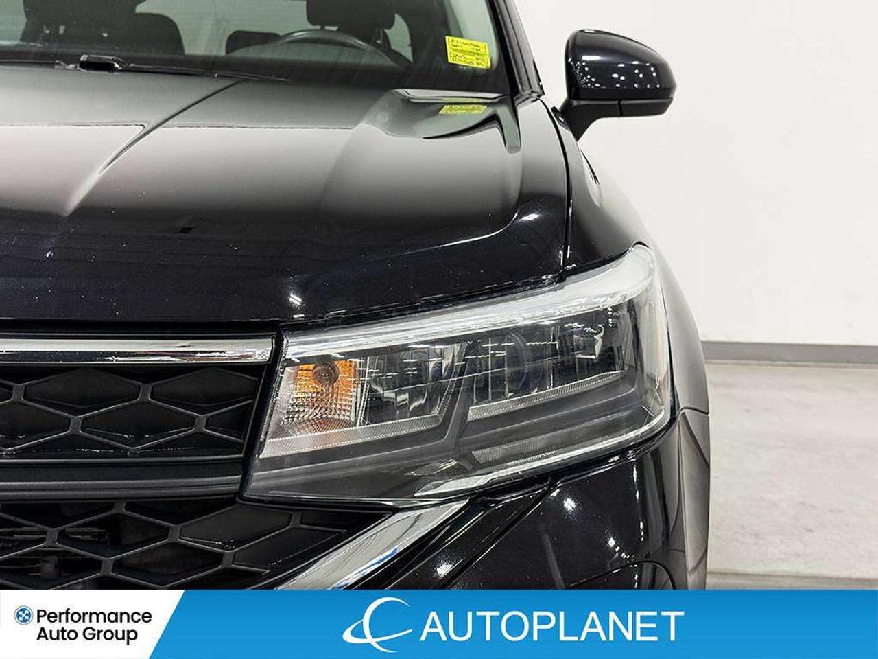 2024 Volkswagen Taos Comfortline, Back Up Cam, Android Auto! Photo