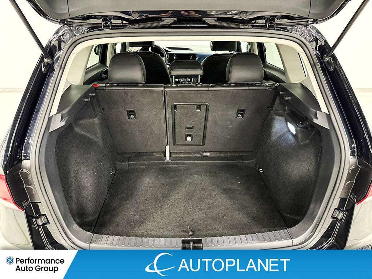 2024 Volkswagen Taos Comfortline, Back Up Cam, Android Auto! Photo