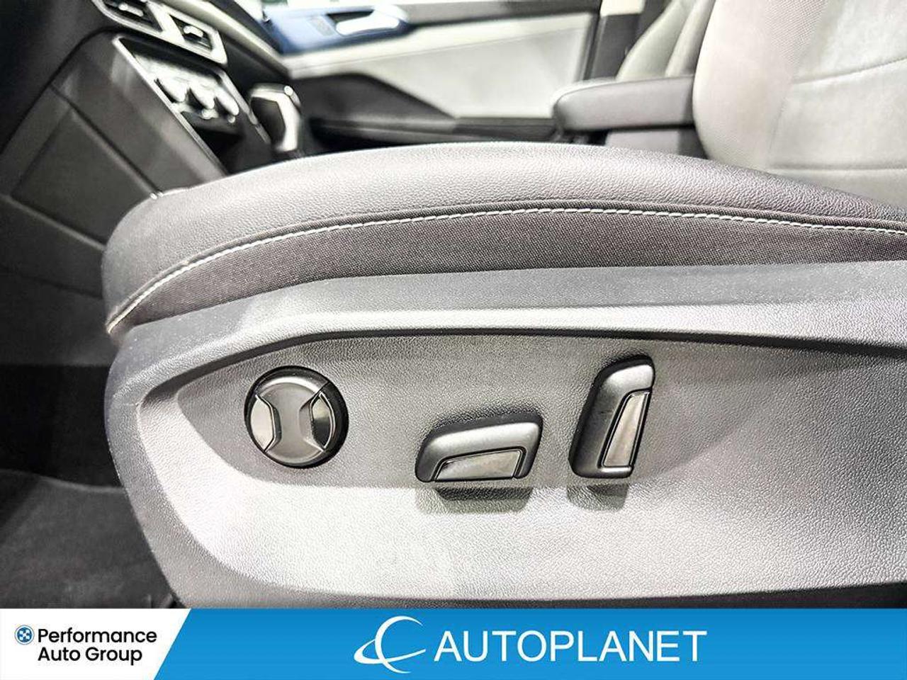 2024 Volkswagen Taos Comfortline, Back Up Cam, Android Auto! Photo