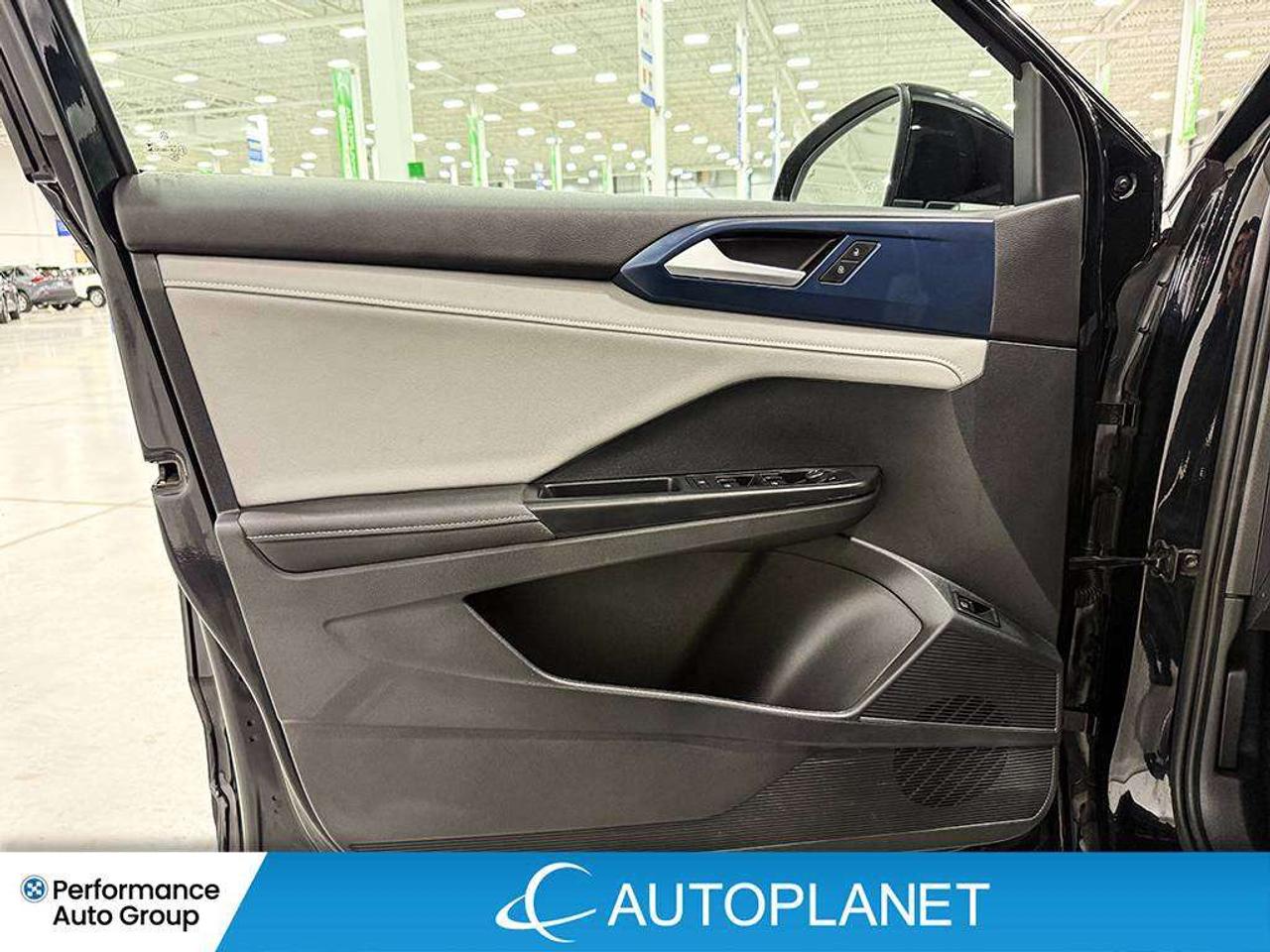2024 Volkswagen Taos Comfortline, Back Up Cam, Android Auto! Photo