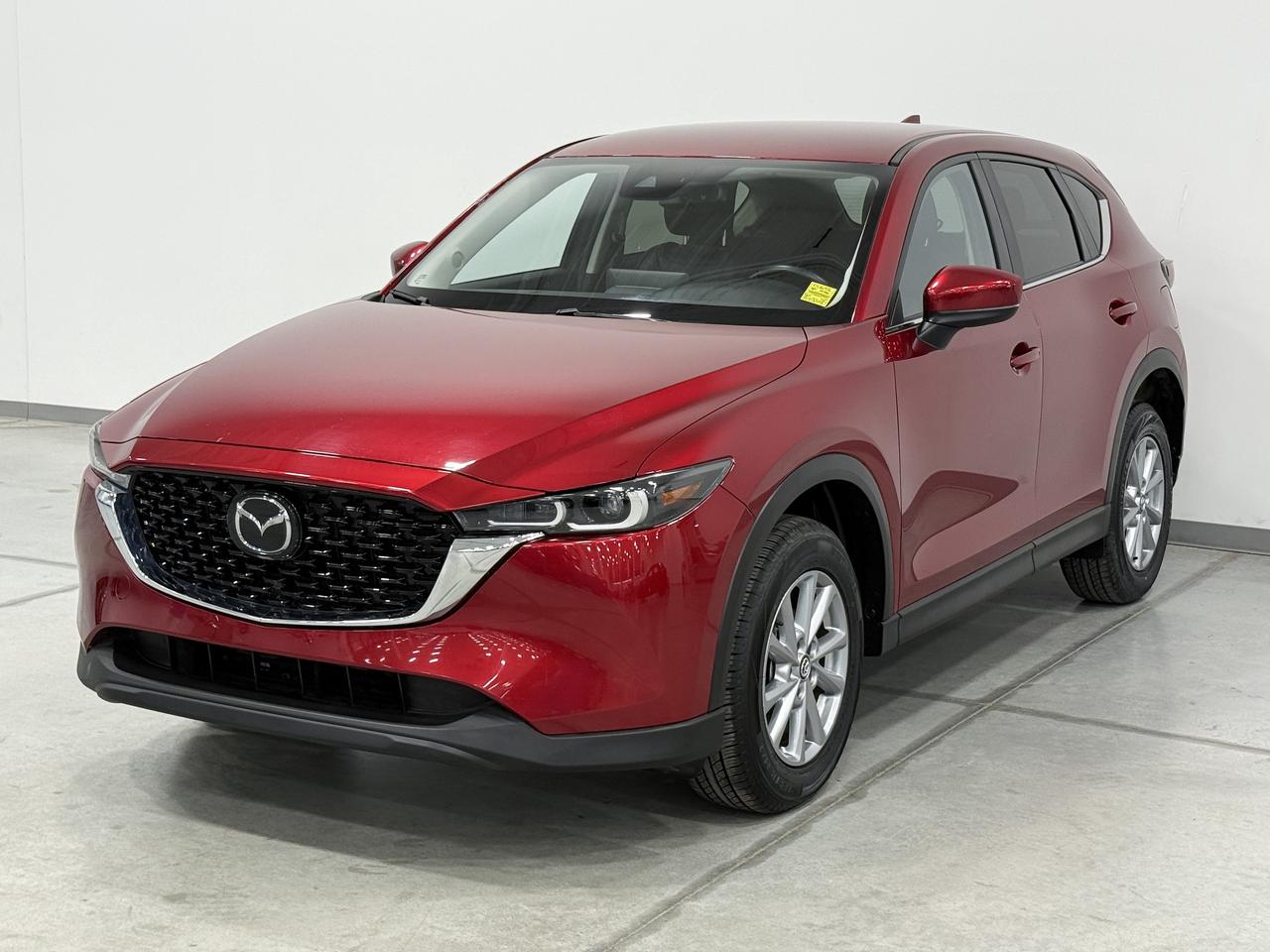 2024 Mazda CX-5 GS AWD, Back Up Cam, Heated Seats, Bluetooth! Photo
