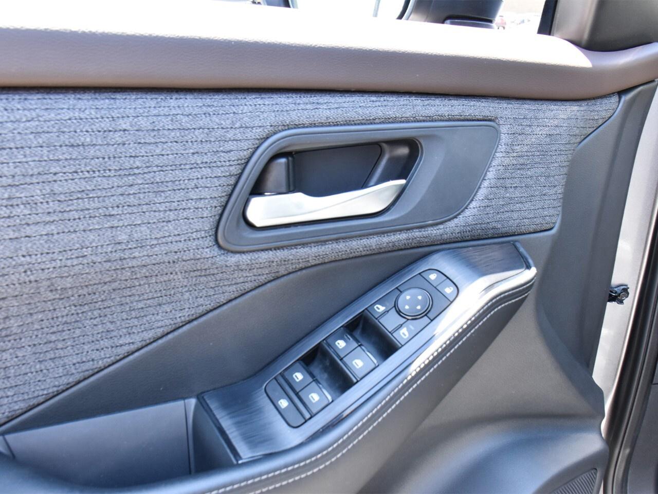 2021 Nissan Rogue SV FWD, APPLE CARPLAY, REMOTE START Photo
