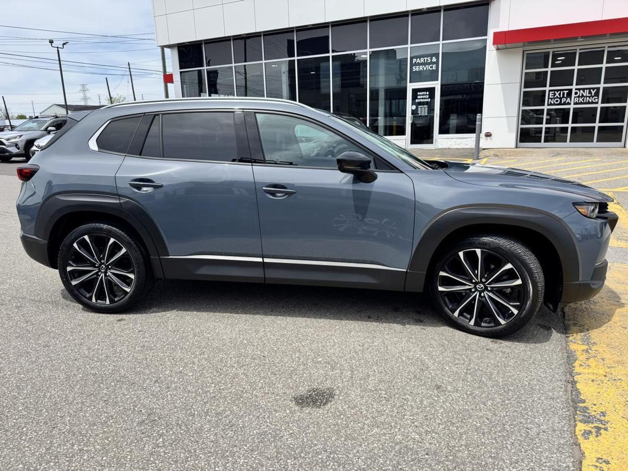 2023 Mazda CX-50 GT AWD/ EXTENDED WARRANTY/ 3.95% RATE/ MUST SEE Photo