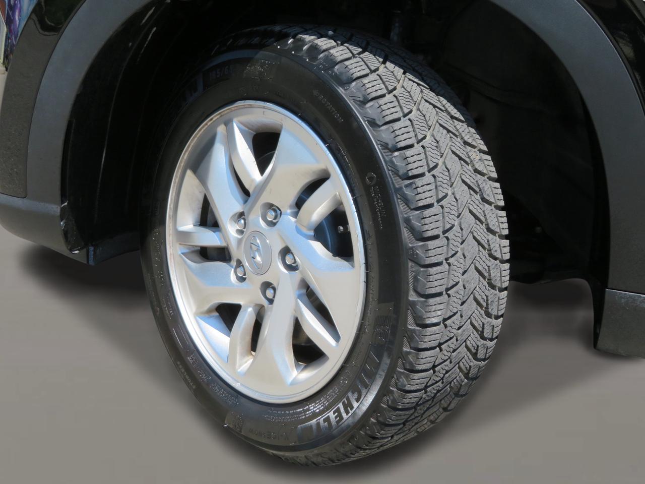 2024 Hyundai Venue Preferred IVT Photo