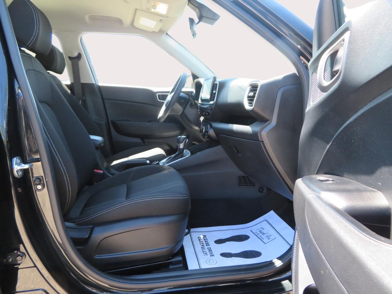 2024 Hyundai Venue Preferred IVT Photo
