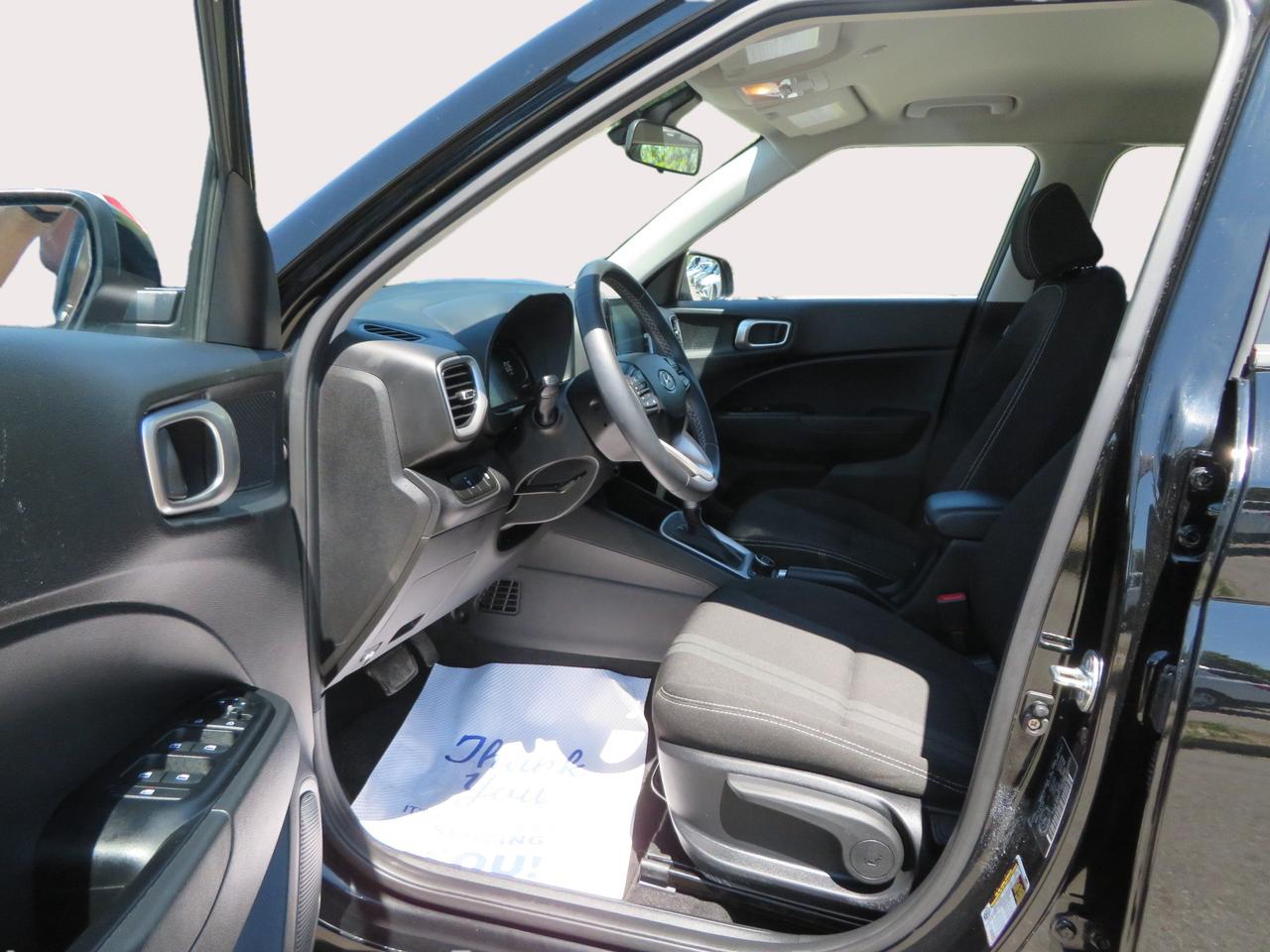 2024 Hyundai Venue Preferred IVT Photo