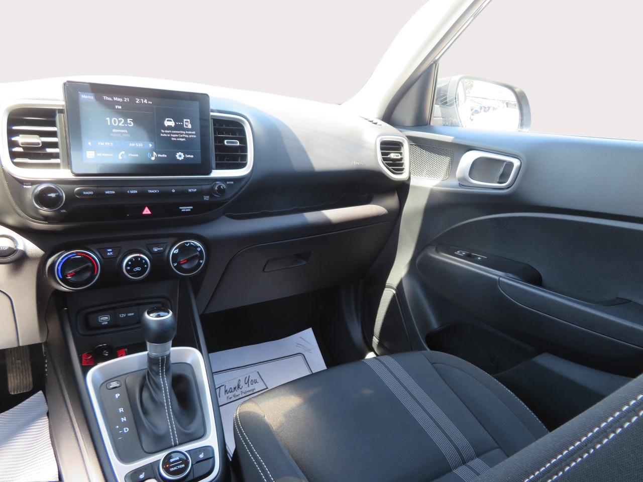 2024 Hyundai Venue Preferred IVT Photo