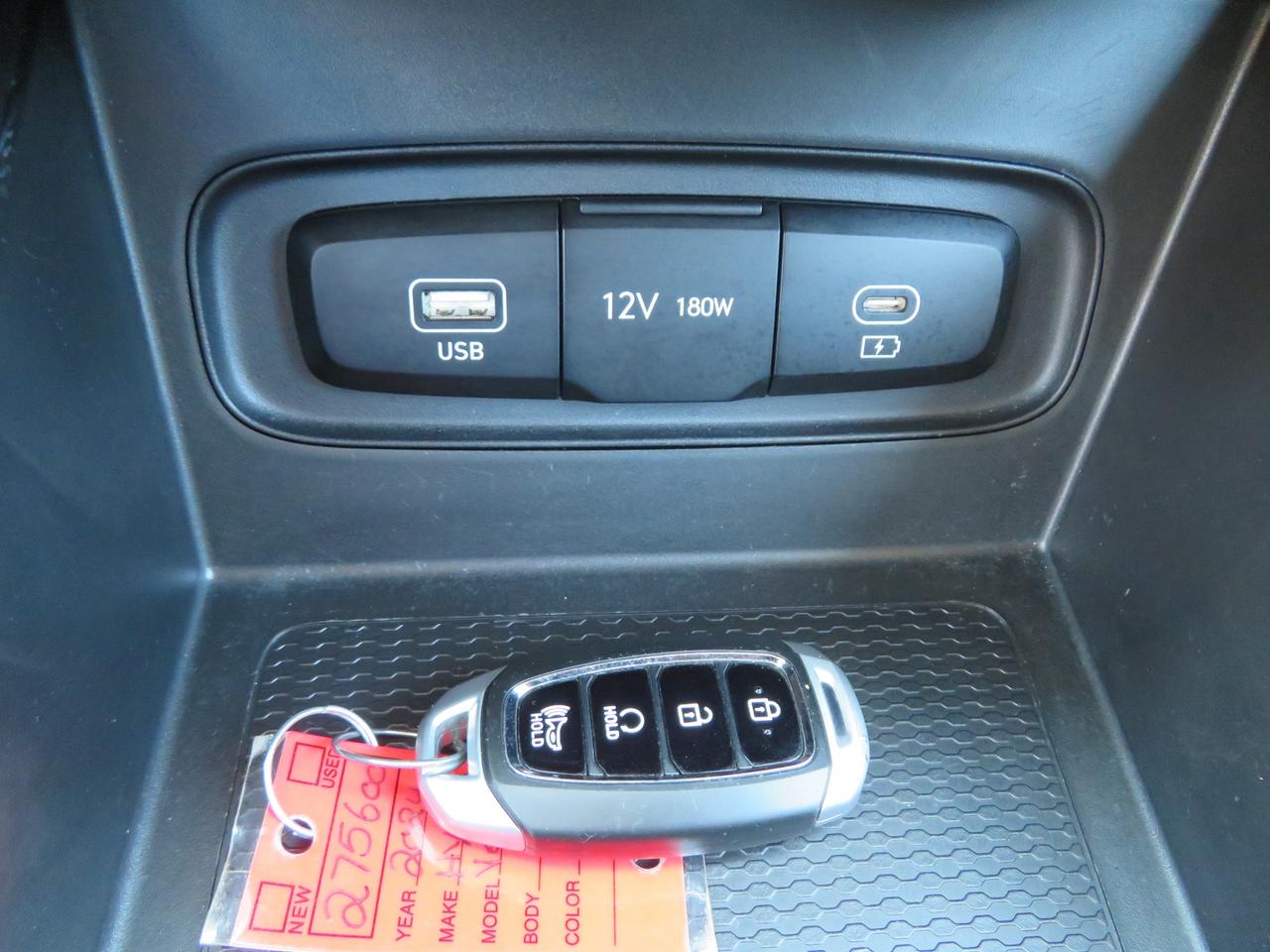 2024 Hyundai Venue Preferred IVT Photo