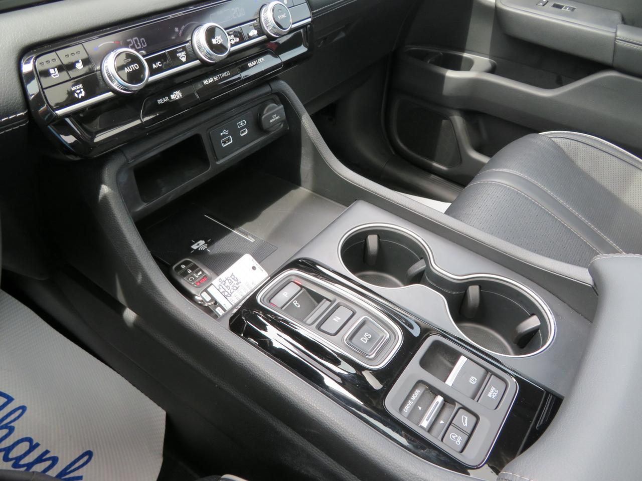 2023 Honda Pilot Touring AWD Photo