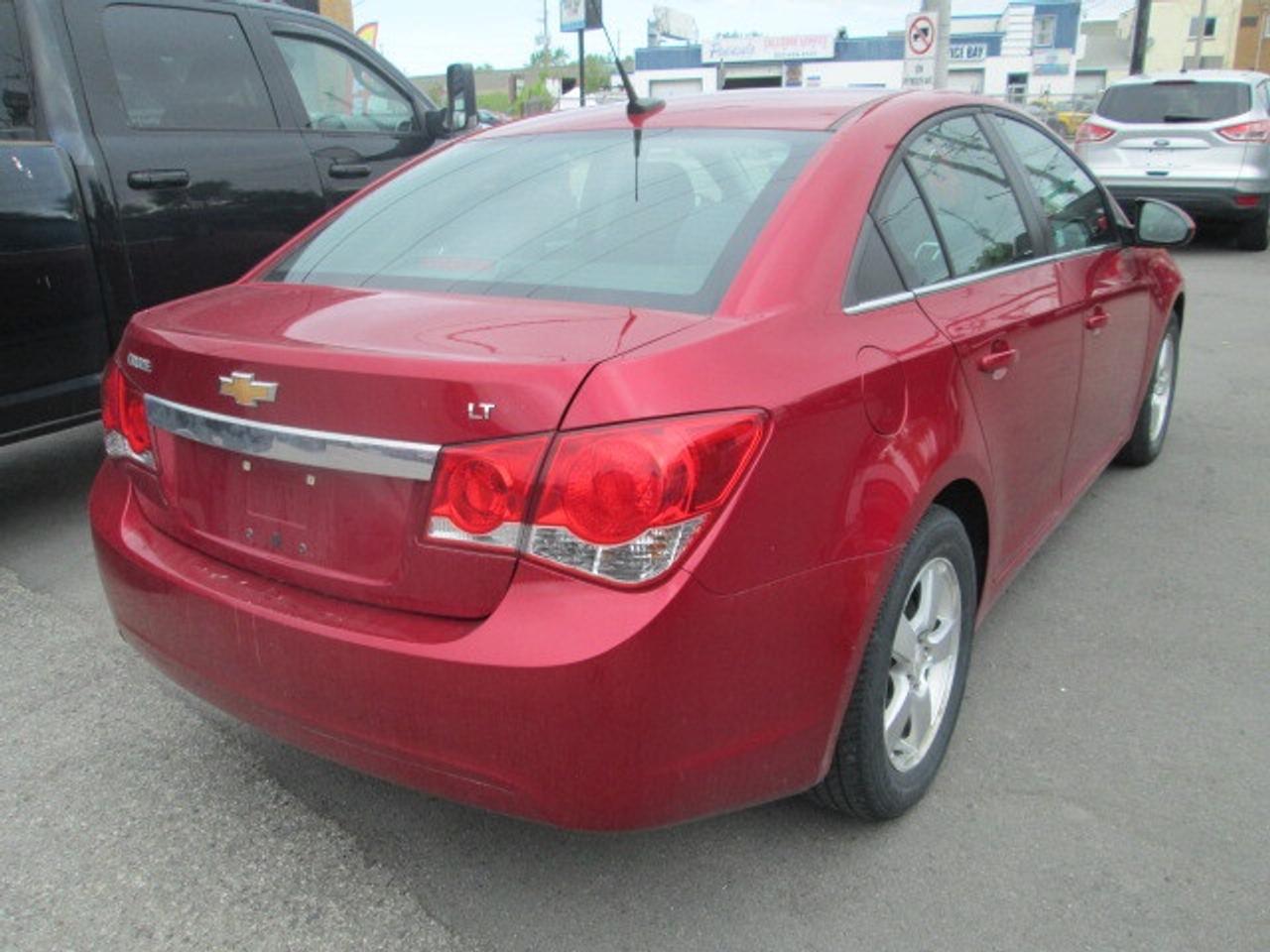 2012 Chevrolet Cruze 4dr Sdn LT Turbo+ w-1SB, Sunroof, Power Seat Photo3