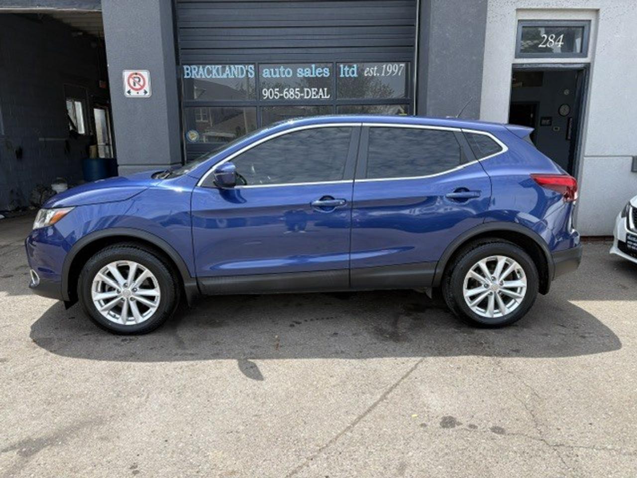 2018 Nissan Qashqai AWD SV CVT, SUNROOF, REVERSE CAM, HEATED SEATS!! Photo