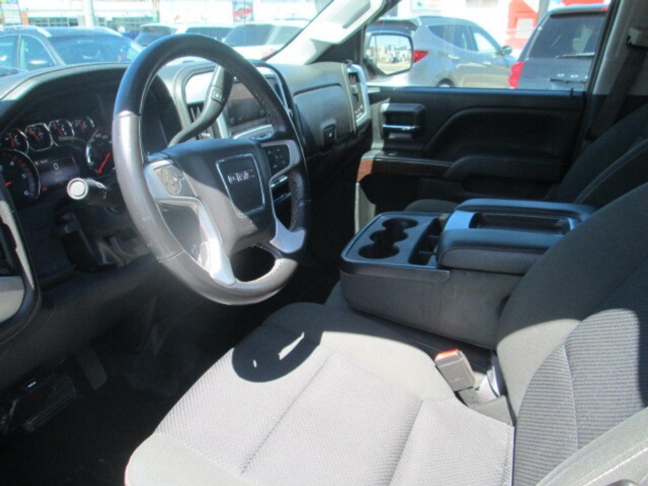2015 GMC Sierra 1500 4WD Crew Cab 143.5  SLE, Back Up Camera, Cover Photo