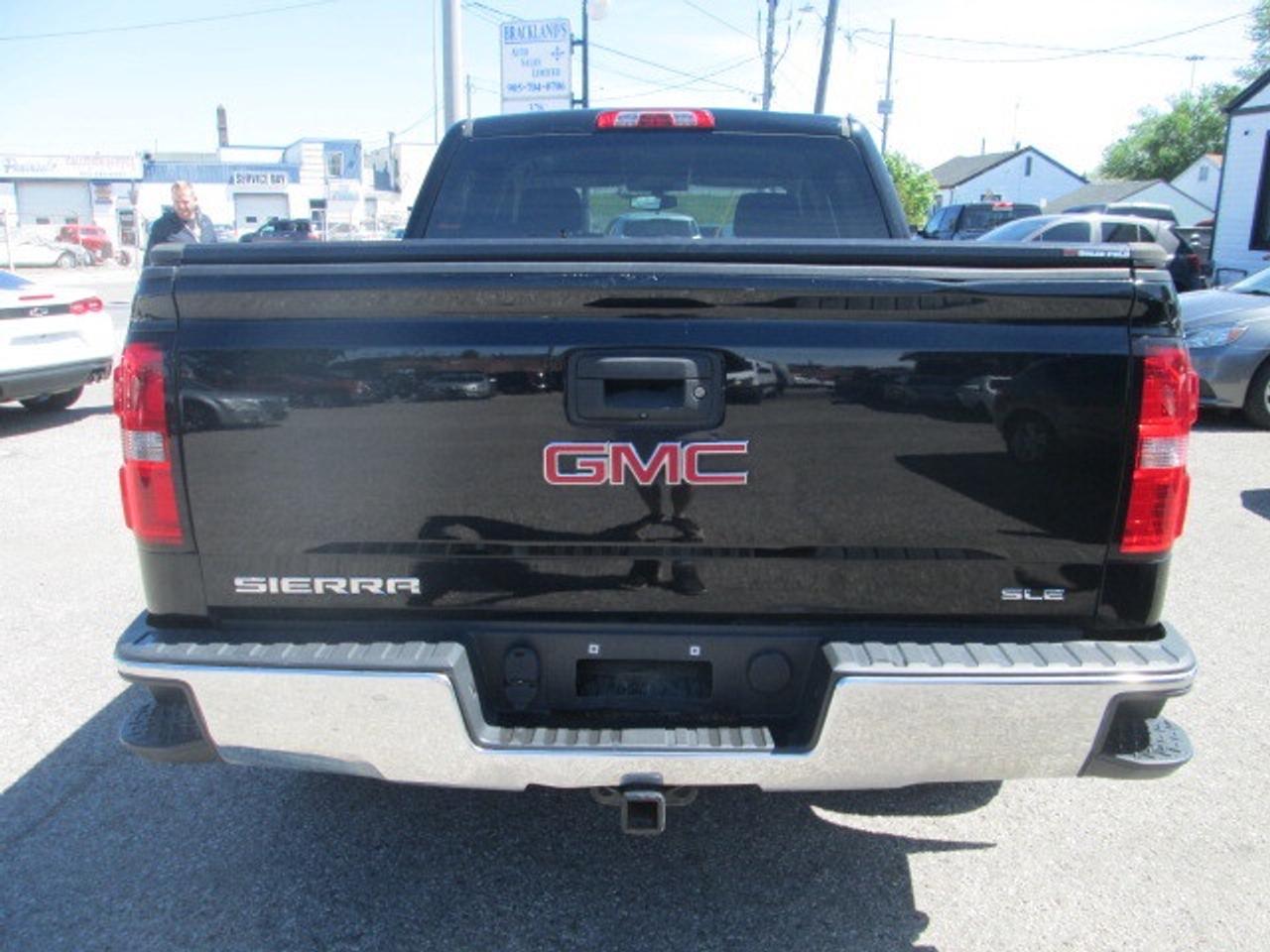 2015 GMC Sierra 1500 4WD Crew Cab 143.5  SLE, Back Up Camera, Cover Photo